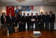 Rotary Meslek Hizmet Ödül töreninde duygusal anlar
