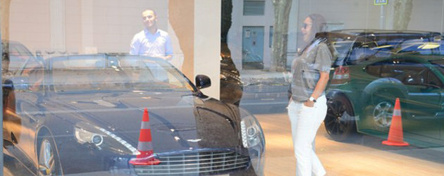 Hülya Avşar 1,5 milyon TL’ye araba baktı!