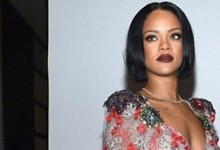 Rihanna kıyafetiyle şaşırttı