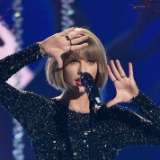 taylor-swift-performs-at-grammy-awards-2016-in-los-angeles-ca-5