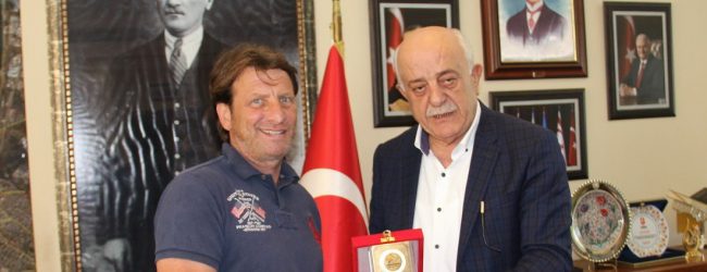 Kaya Çilingiroğlu: “Türk halkını gönülden kutluyorum”
